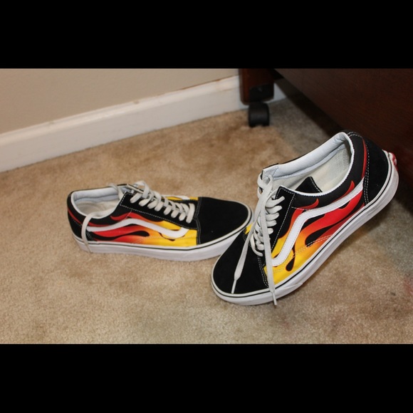 Old skool (Flame) black and white Vans shoes - Picture 1 of 5